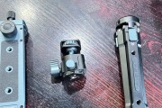 平板夹三脚支架的正确安装方法是什么？