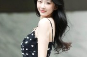 弯曲拿手机拍照姿势怎么调？如何调整拍照姿势以获得最佳效果？