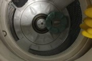 以自动洗衣机垃圾袋清洗方法为主题写1个文章（简单）