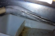 冰箱冷藏室有水珠正常吗（分析冷藏室水珠产生的原因及其对冷藏效果的影响）
