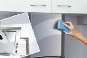 外置油烟机清洗指南（轻松学会清洗外置油烟机）