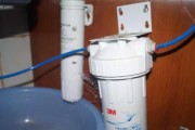 净水器内水桶漏水的处理方法（解决净水器内水桶漏水问题的实用技巧）
