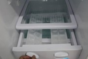 解决冰柜只结一半霜的方法（让冰柜恢复正常工作的有效措施）