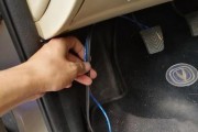 开车时低音炮出现爆声是为什么？如何解决？