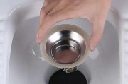 解决蹲便器下水道堵塞问题的有效方法（掌握关键技巧轻松疏通下水道）