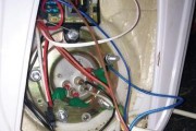 万和热水器插头烧坏原因及更换方法（解析万和热水器插头烧坏的原因和详细更换步骤）