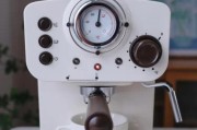 小型咖啡机堵塞怎么办（解决咖啡机堵塞问题的实用方法）