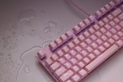 轻量化粉色键盘有何特点？适合哪些人群使用？