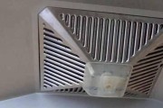 如何彻底清洁吸油烟机内部死角（一步步教你清除吸油烟机内部的顽固油污）