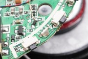 蓝牙耳机检测入耳原理是什么？如何实现？