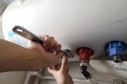 热水器排气管漏水了怎么办？如何快速解决？