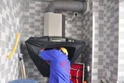 油烟机清洗维护方法，让厨房空气清新如初（打造健康环保的烹饪空间）