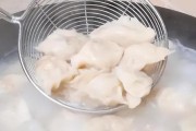 电磁炉煮饺子总烂的解决方法（掌握正确的火候）