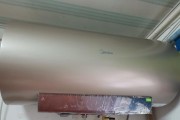 美的热水器放水清洗方法（简单易行的热水器清洗步骤）