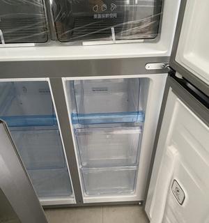 冰箱插上就跳闸，原因及解决方法（探索冰箱跳闸的原因和实用的解决方法）