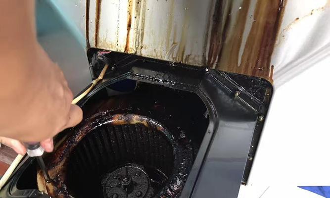 延长油烟机使用寿命的清洗方法（保养油烟机）