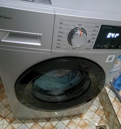 小天鹅滚筒洗衣机E4故障及应急解决方法（小天鹅滚筒洗衣机E4错误代码解析与解决方案）