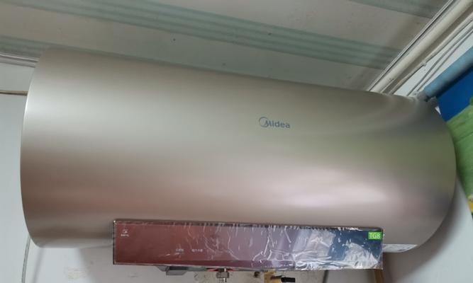 美的热水器放水清洗方法（简单易行的热水器清洗步骤）