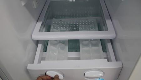 解决冰柜只结一半霜的方法（让冰柜恢复正常工作的有效措施）