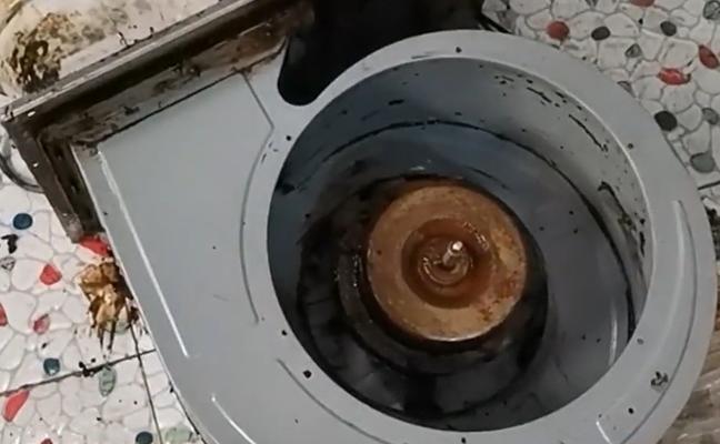 煤油烟机清洗方法-让你的烟机焕然一新（简单实用的清洗技巧助你解决烟机难题）