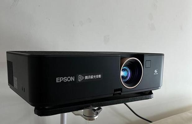 桌面投影仪无法使用的解决方法（如何应对桌面投影仪故障）