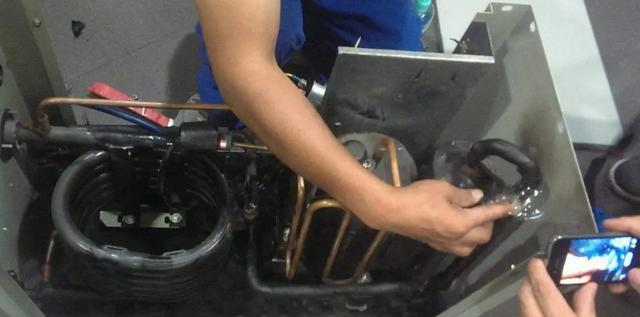 探讨空调制热缺氟及漏氟的现象和解决方法（空调缺氟和漏氟导致的问题及如何处理）