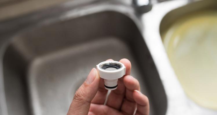 净水器安装漏洞及解决方法（保障饮用水安全）