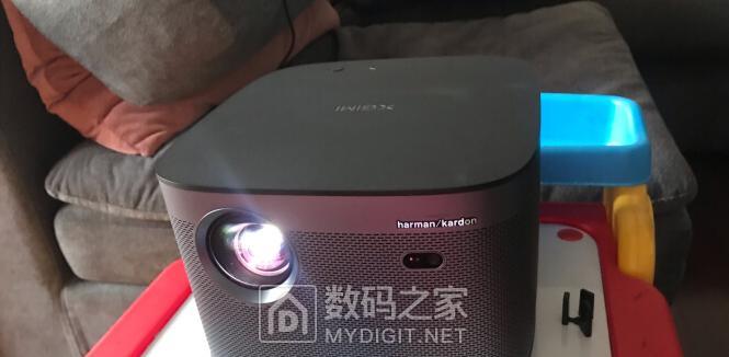 解决极米投影仪屏幕发虚问题的有效方法（如何调整极米投影仪屏幕）