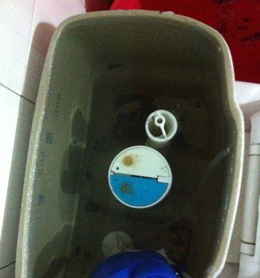 分析TOTO马桶水箱持续流水的原因及解决方法（如何修复TOTO马桶水箱持续流水问题）
