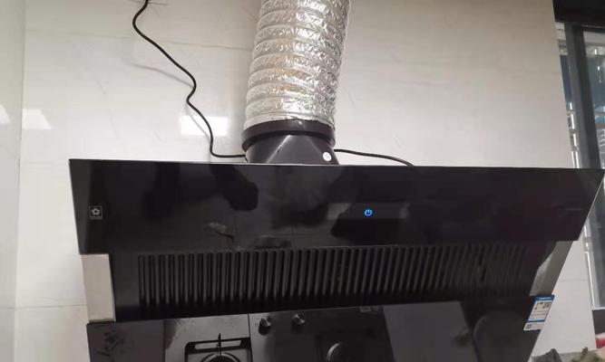 如何拆卸和清洗室内油烟机（掌握清洗技巧）