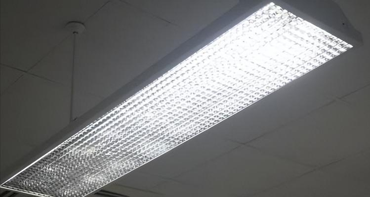 LED灯不亮了怎么修（快速解决灯具故障的实用方法）