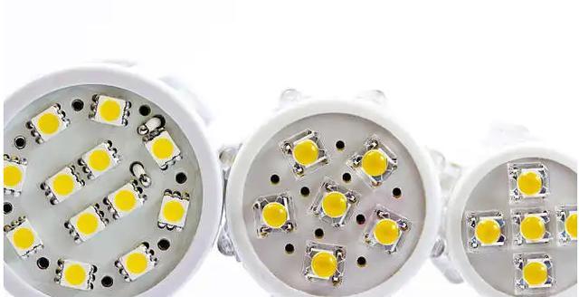 LED灯不亮了怎么修（快速解决灯具故障的实用方法）