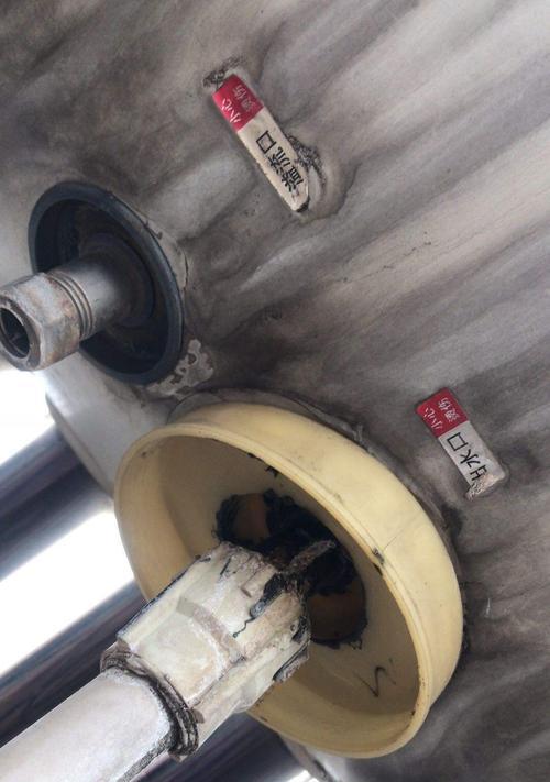 利用第二台热水器进行清洗的方法（简便高效的清洗技巧）