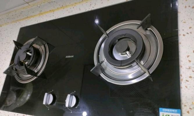 老款嵌入式燃气灶维修方法（掌握维修技巧）