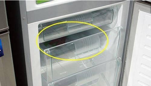 冰箱滴水的原因及解决方法（揭开冰箱滴水的谜团）
