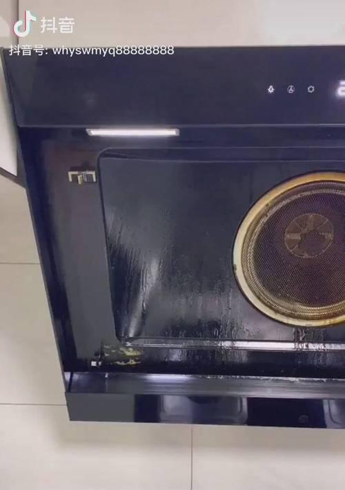 如何拆下油烟机顶部清洗（轻松拆卸油烟机顶部）