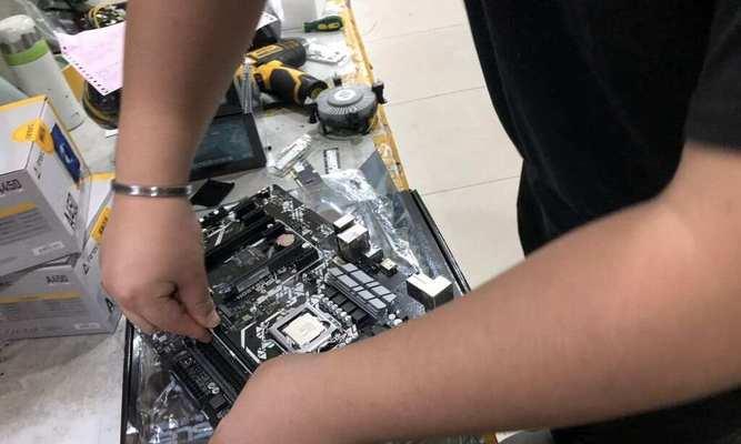 苹果电脑白屏开不了机怎么办（解决苹果电脑白屏问题的有效方法）