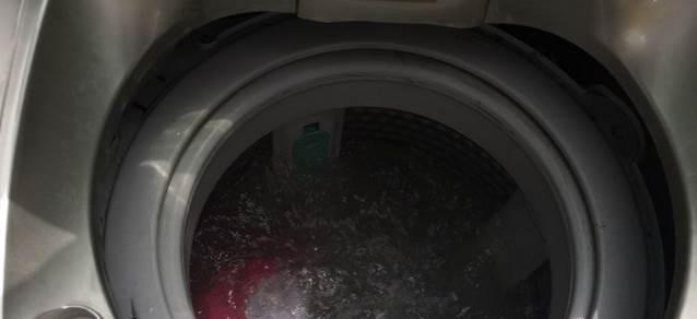 如何解决海尔洗衣机脚下漏水问题（海尔洗衣机漏水的原因及解决方法）