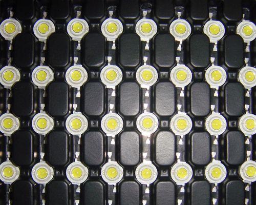 超详细LED灯珠更换方法及步骤（快速学会如何更换LED灯珠）