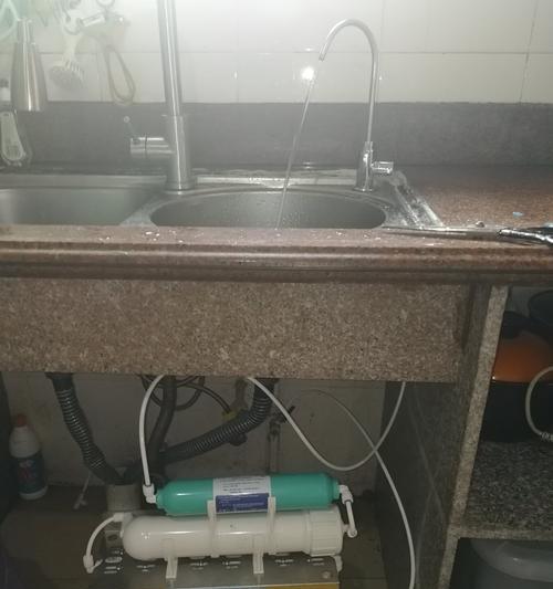 如何解决五级净水器反复启动的问题（五级净水器故障排查和修复方法）