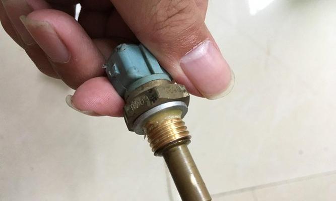 大金空调温度传感器坏了的修理方法（解决大金空调温度传感器故障的有效方法）