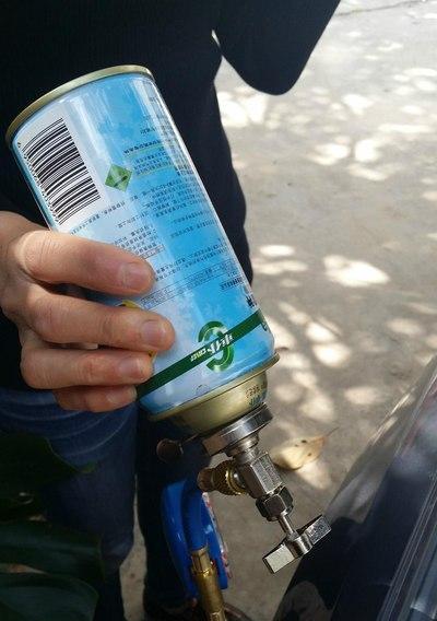 如何正确添加空调雪种（掌握加雪种方法）