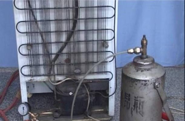 解决松下冰箱蒸发器温差大的维修方法（如何降低松下冰箱蒸发器温差）