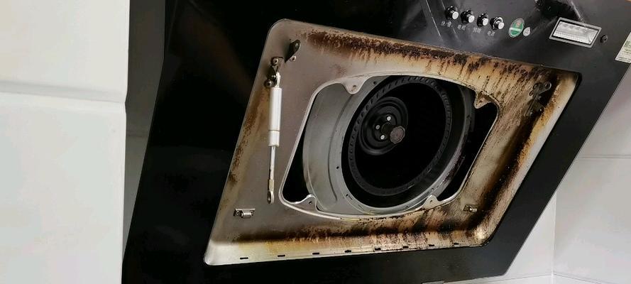 如何清洗可冲洗的油烟机（简单）