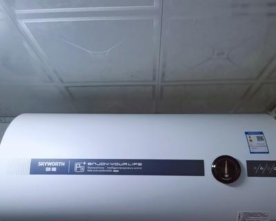 如何处理热水器散发异味问题（消除热水器异味）