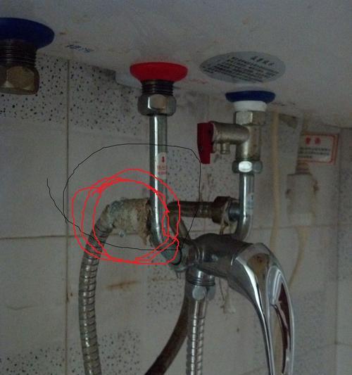 热水器旁边漏水的原因及解决方法（探寻热水器旁边漏水的隐患）
