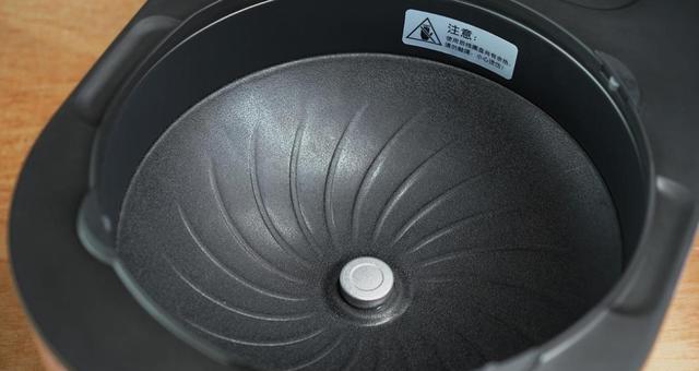 蒸汽电饭煲故障排除指南（解决蒸汽电饭煲故障的实用技巧）