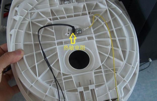 电饭煲盖子故障处理方法大全（解决电饭煲盖子故障的实用指南）