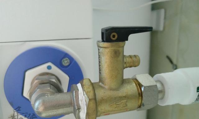 热水器水罐除锈方法（轻松除锈让热水器回复新生）