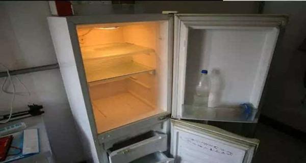 如何正确搬动冰箱并等待通电的时间（有效搬动冰箱的步骤和注意事项）